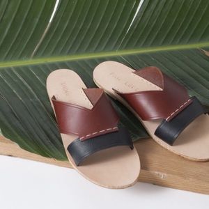 MADE IN NYC Pam Left Pam Right Bar Sandals Size 37